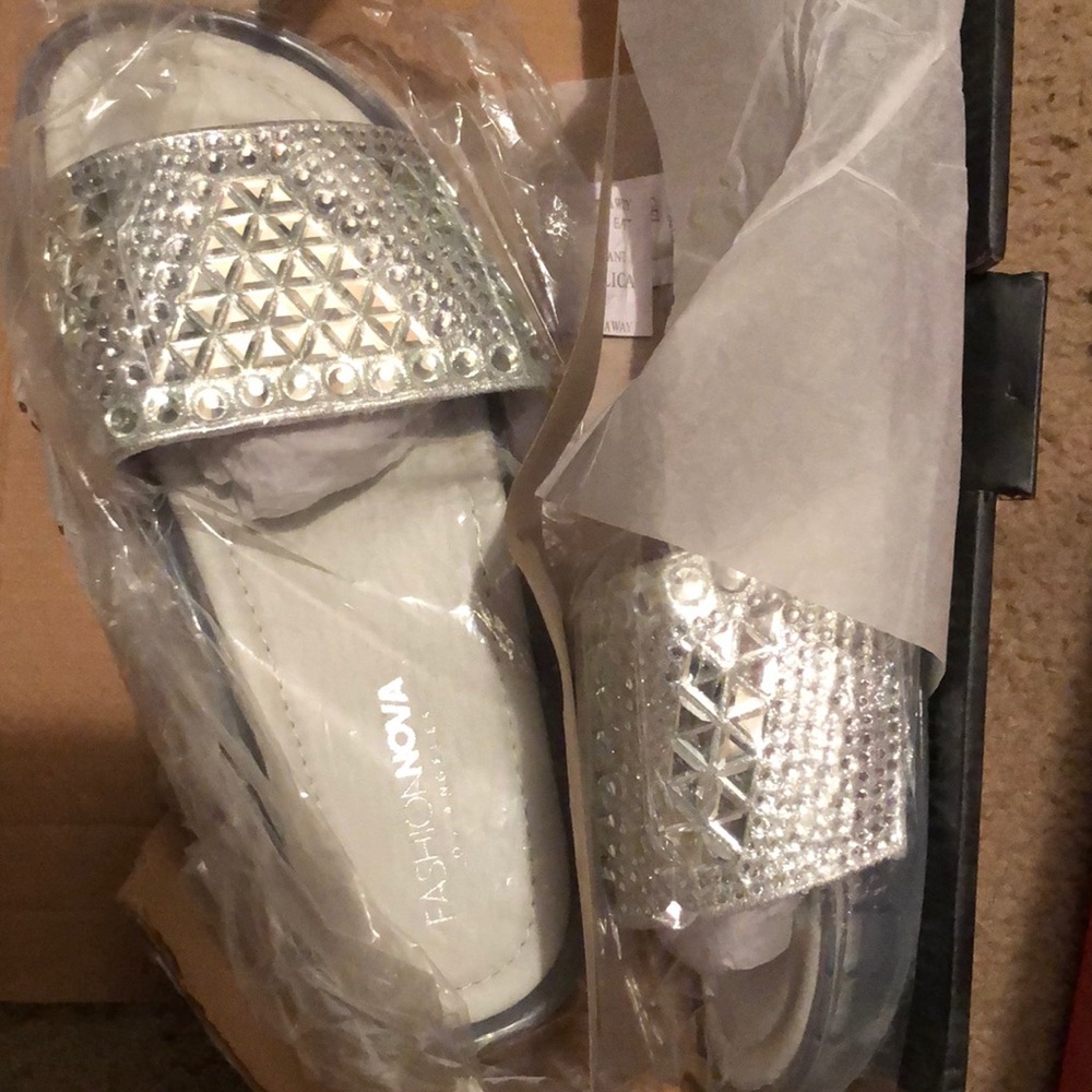 Fashion Nova Silver Star Slides